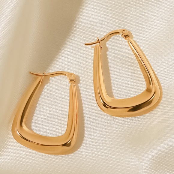 Elongated Hoop Earrings 18K Gold-Plated - Picture 5 of 5